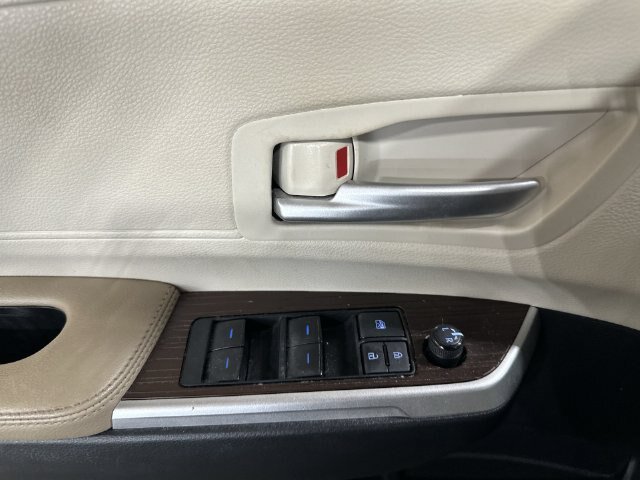 Used 2022 Toyota Sienna XLE FWD image 19