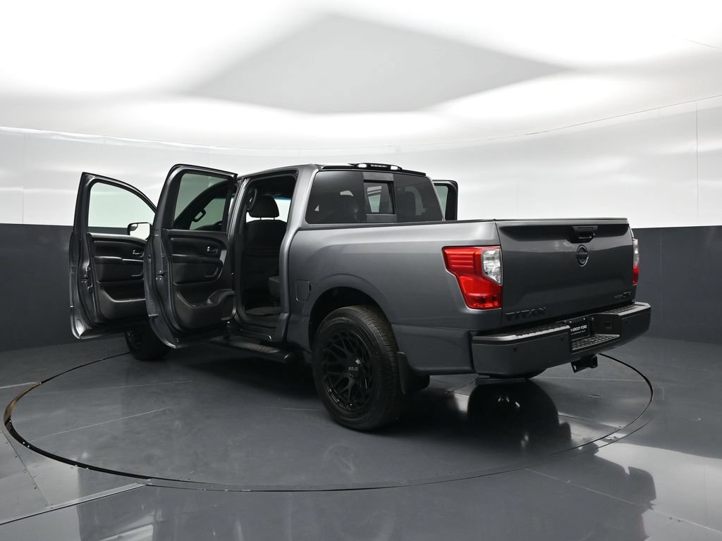 Used 2019 Nissan Titan SV w/ SV Convenience Package RWD image 32