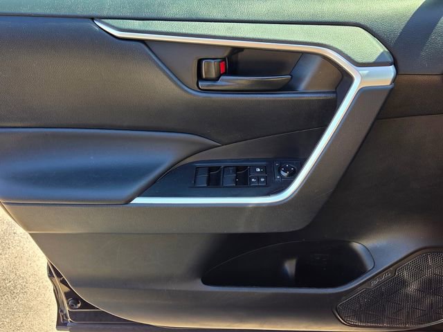 Used 2022 Toyota RAV4 LE FWD image 28