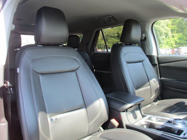 Certified 2024 Ford Explorer XLT w/ Equipment Group 202A AWD/4WD image 40