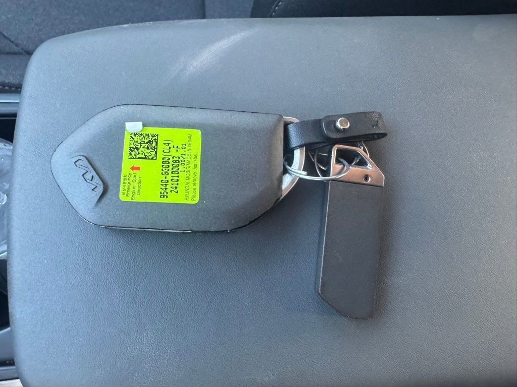 Used 2025 Kia K4 LXS image 12