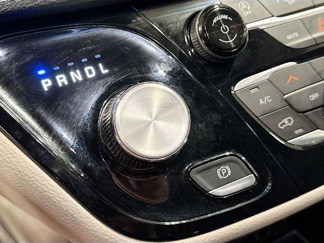 Used 2023 Chrysler Pacifica Limited FWD image 15