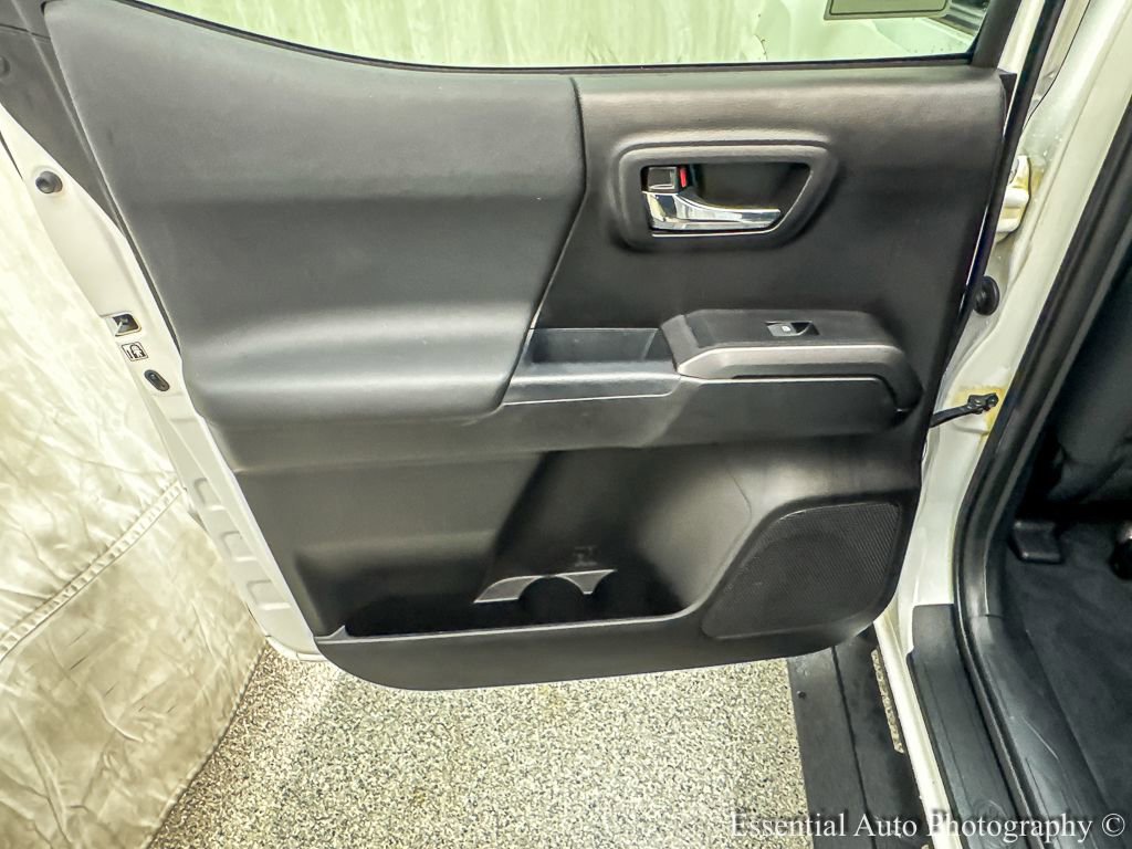 Used 2020 Toyota Tacoma TRD Sport w/ Technology Package image 21