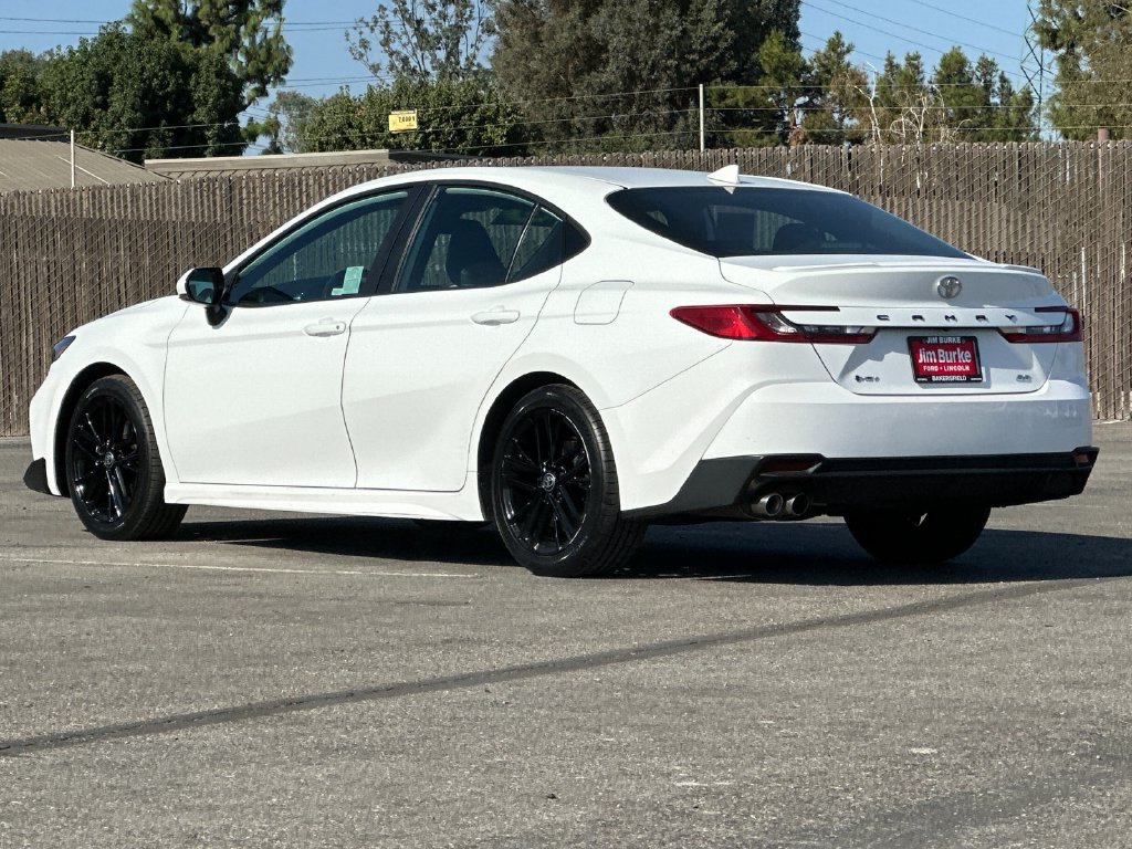 Used 2025 Toyota Camry SE FWD image 5