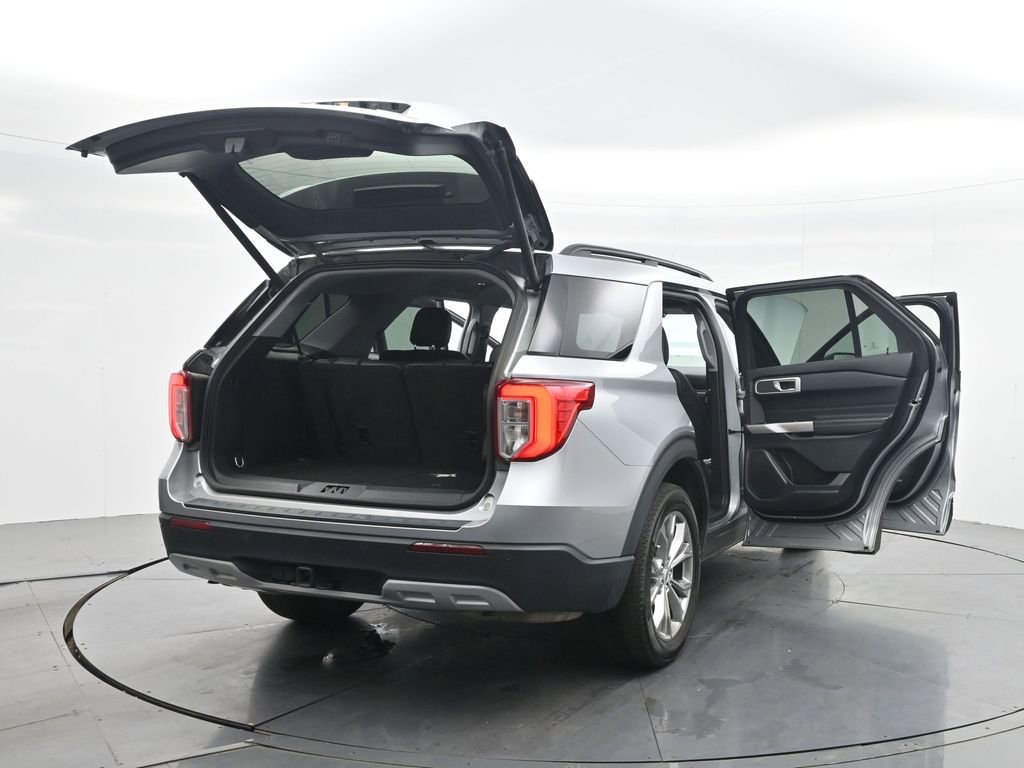 Certified 2023 Ford Explorer XLT w/ Equipment Group 202A AWD/4WD image 35