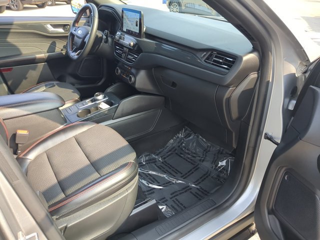 Certified 2024 Ford Escape ST-Line Select AWD/4WD image 32