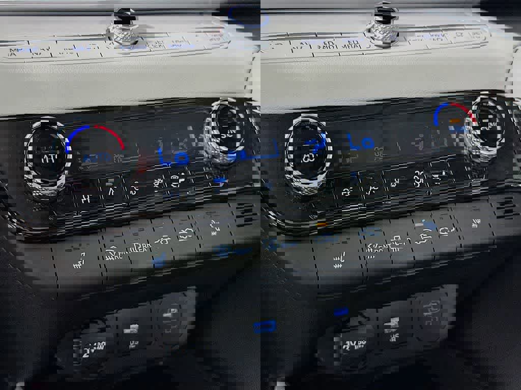 Used 2026 Hyundai Elantra Limited w/ Cargo Package image 18