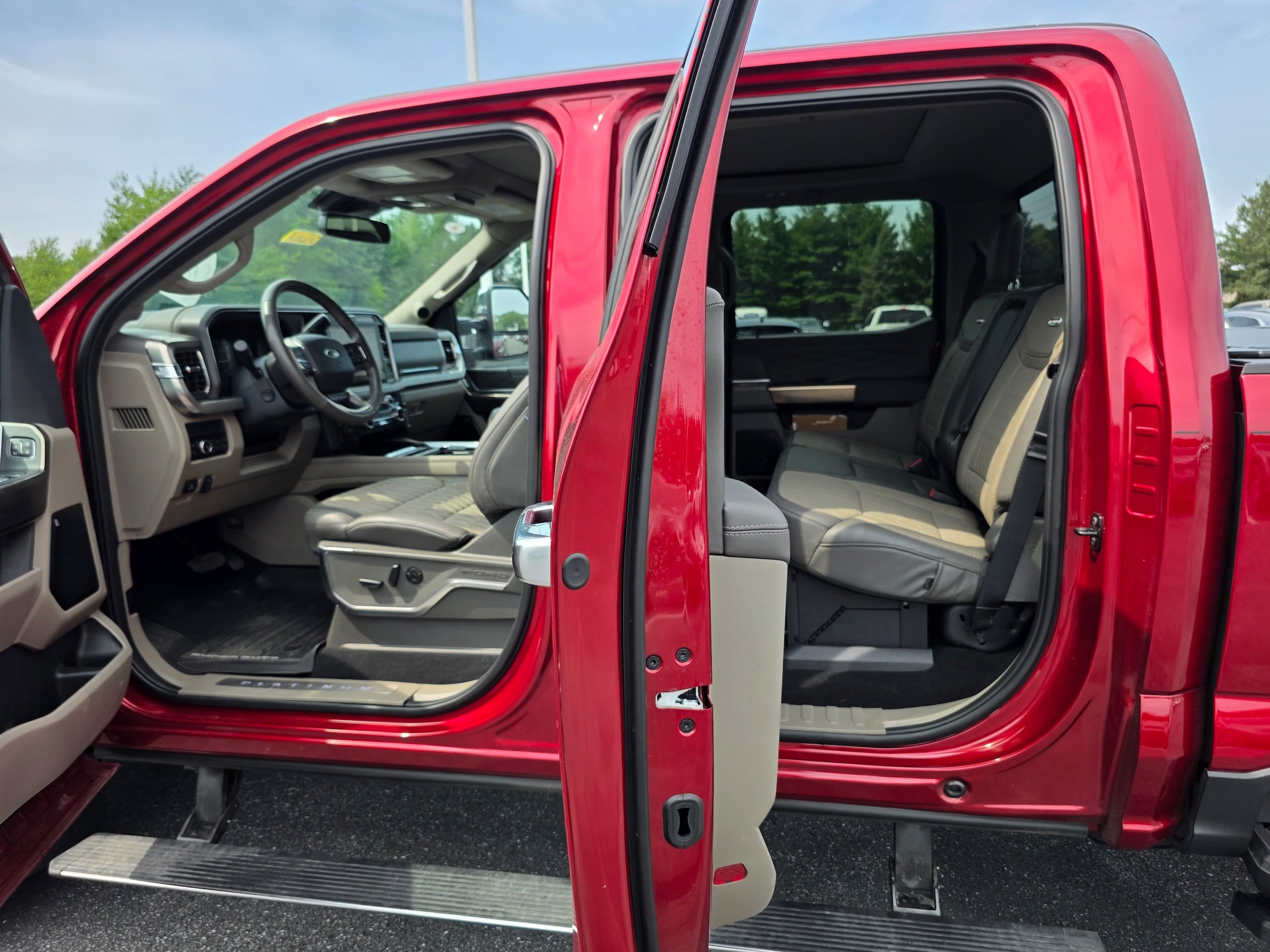 Certified 2026 Ford F250 Platinum w/ Platinum Plus Package AWD/4WD image 10