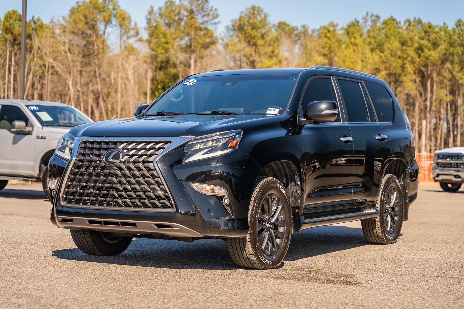 Used 2023 Lexus GX 460 Premium w/ Premium Package AWD/4WD image 3