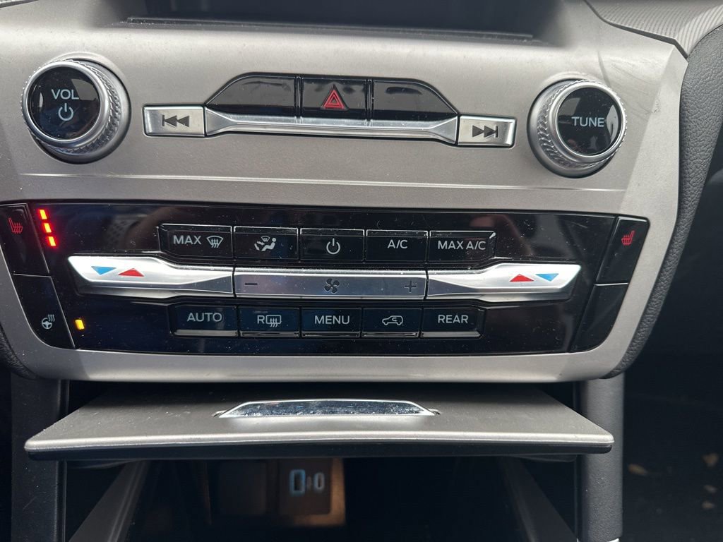 Certified 2022 Ford Explorer XLT w/ Equipment Group 202A image 15