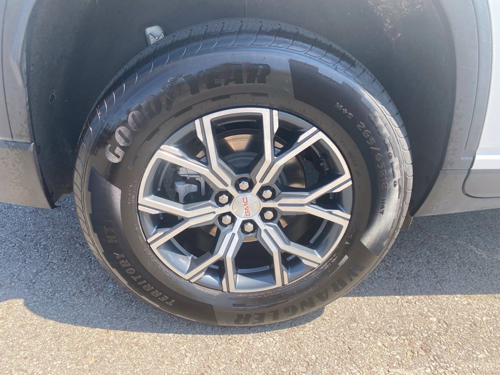 Used 2025 GMC Acadia AT4 AWD/4WD image 9