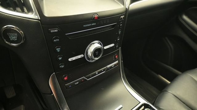 Certified 2019 Ford Edge Titanium w/ Cold Weather Package AWD/4WD image 17