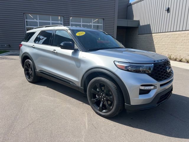 Certified 2024 Ford Explorer ST-Line w/ Class IV Trailer Tow Package AWD/4WD image 3