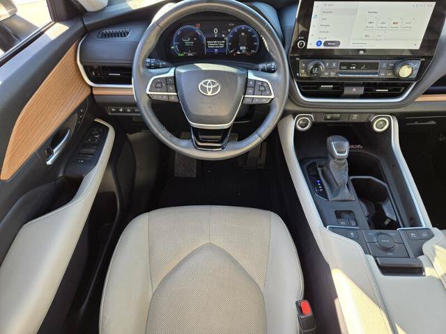 Used 2024 Toyota Grand Highlander AWD Hybrid image 15