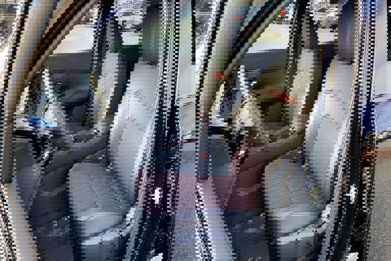 Used 2025 Nissan Kicks SR image 10