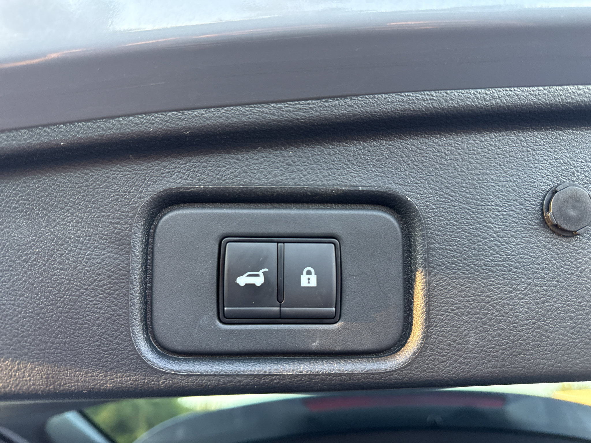 Used 2025 Nissan Pathfinder Platinum w/ Black Appearance Package FWD image 19