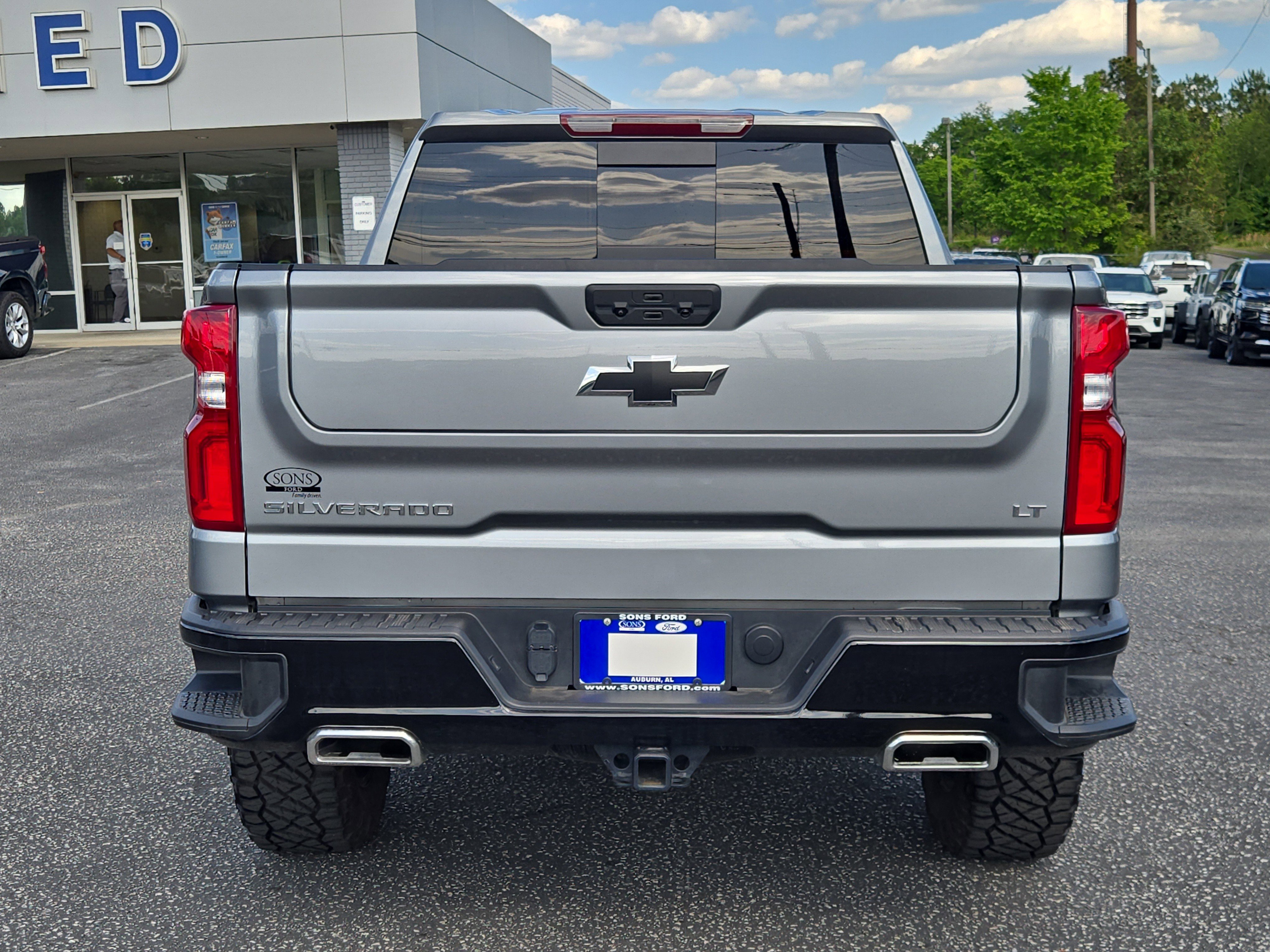 Used 2024 Chevrolet Silverado 1500 LT Trail Boss w/ Convenience Package II AWD/4WD image 9