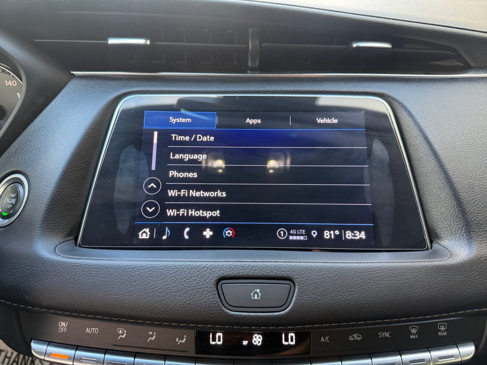 Used 2023 Cadillac XT4 Luxury w/ Cold Weather Package FWD image 21
