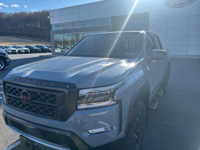 Used 2023 Nissan Frontier PRO-4X w/ Pro Convenience Package image 2