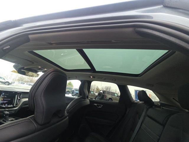 Used 2021 Volvo XC60 T5 Inscription image 28