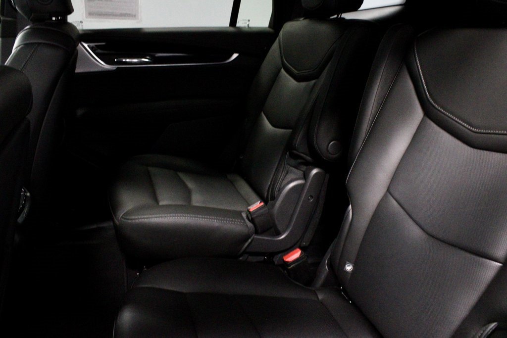 Used 2025 Cadillac XT6 Premium Luxury image 24