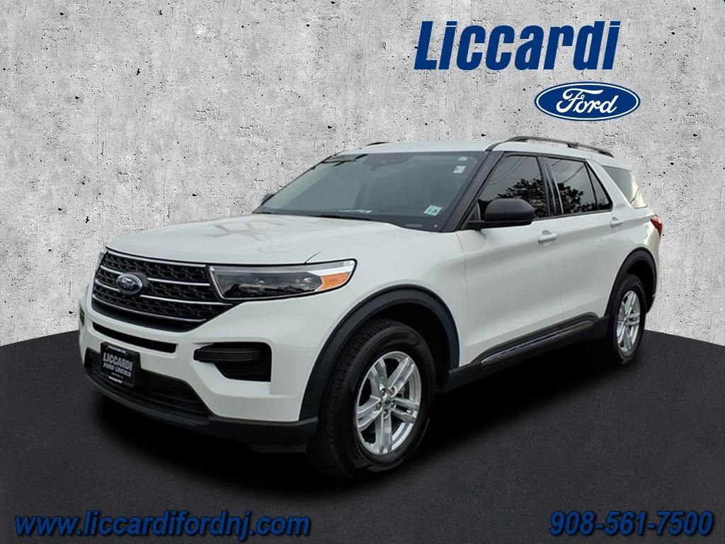 Certified 2022 Ford Explorer XLT w/ Class IV Trailer Tow Package image 3