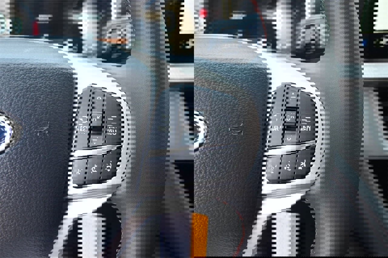 Certified 2025 Ford Explorer Active w/ Active Comfort Package image 37