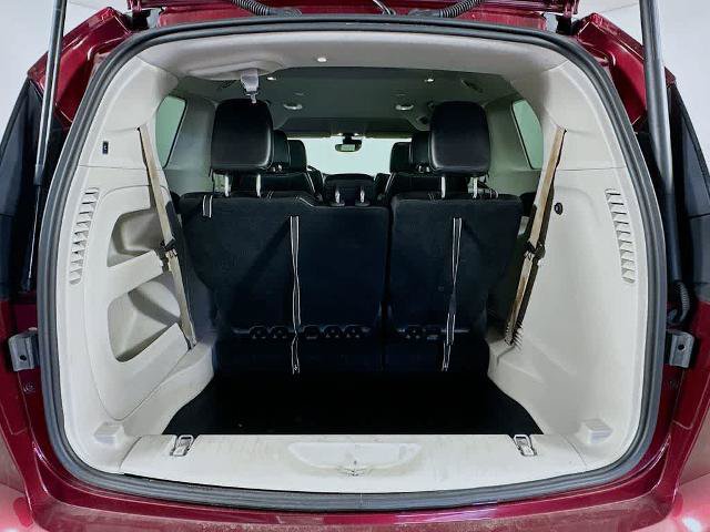 Used 2023 Chrysler Pacifica Touring-L FWD image 19