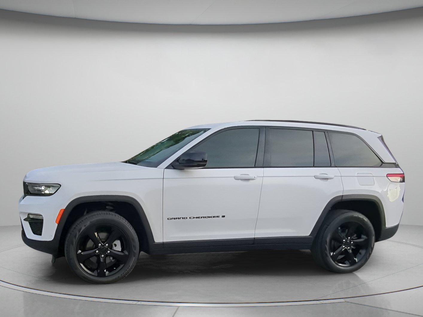 Used 2023 Jeep Grand Cherokee Limited w/ Luxury Tech Group II AWD/4WD image 15