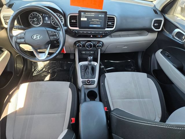 Used 2022 Hyundai Venue SEL FWD image 9