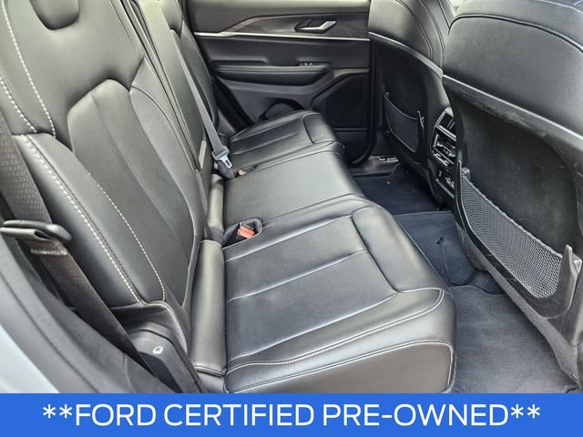Used 2023 Jeep Grand Cherokee Limited AWD/4WD image 15