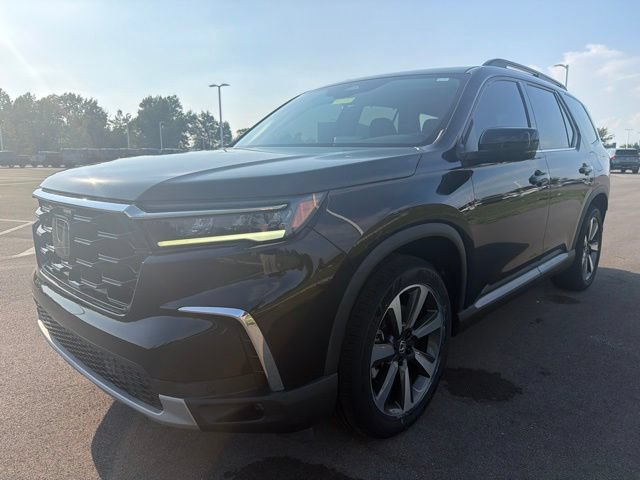 Used 2023 Honda Pilot Touring image 2