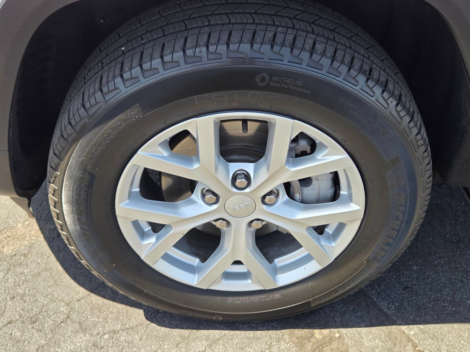 Used 2023 Jeep Grand Cherokee Limited RWD image 9