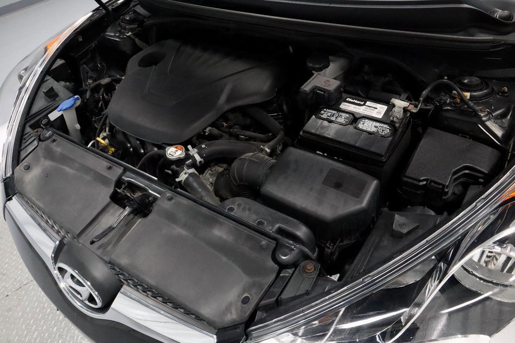 Used 2017 Hyundai Veloster Value Edition image 18