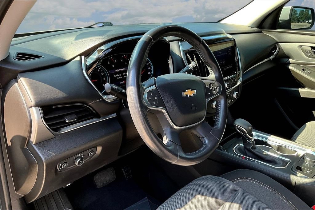 Used 2021 Chevrolet Traverse LT FWD image 19