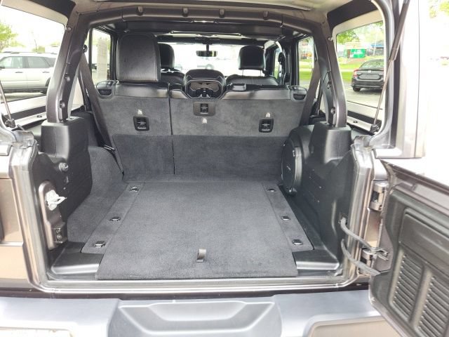 Used 2020 Jeep Wrangler Unlimited Sahara AWD/4WD image 25