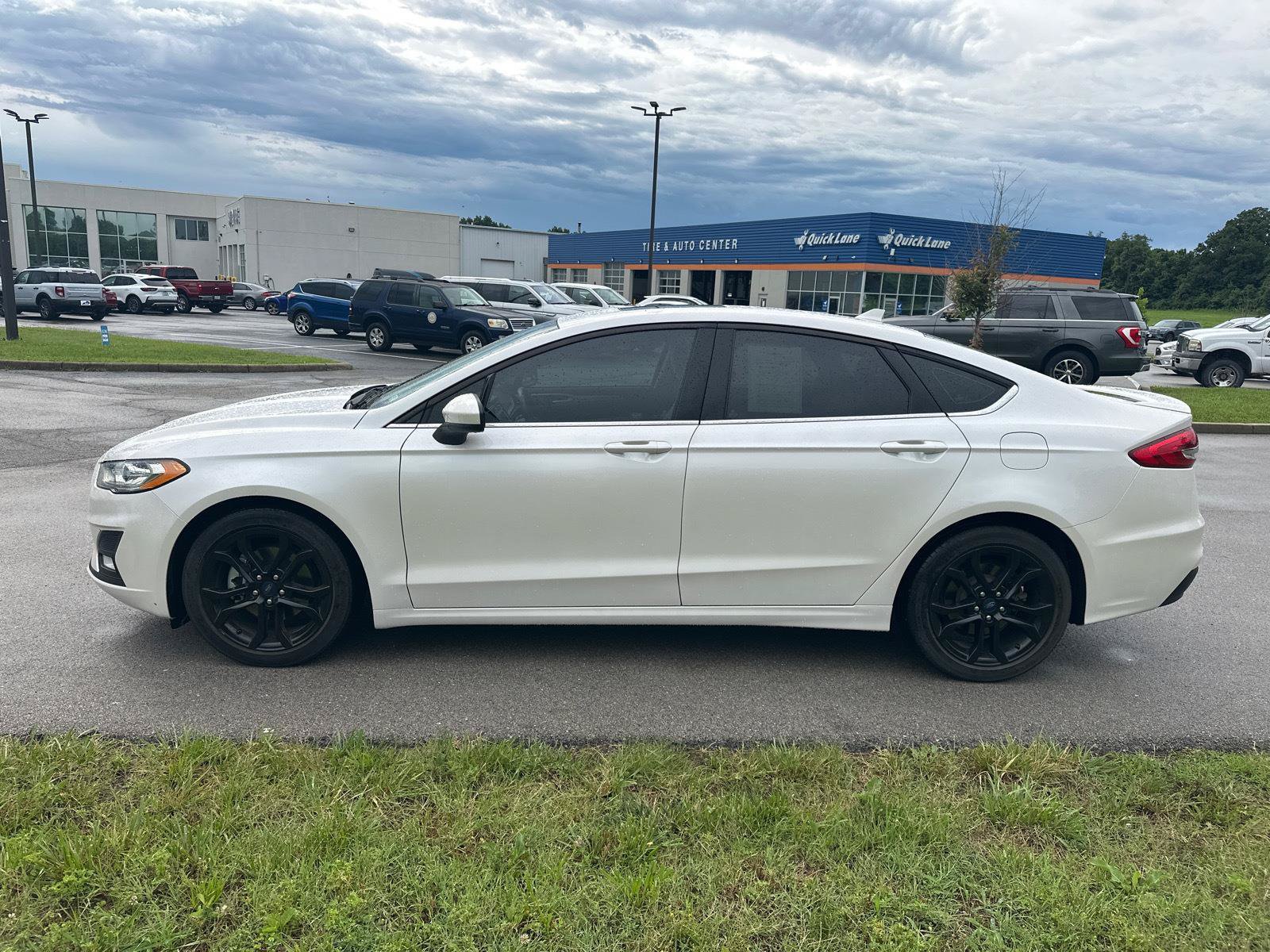 Certified 2019 Ford Fusion SE w/ Equipment Group 151A FWD image 11