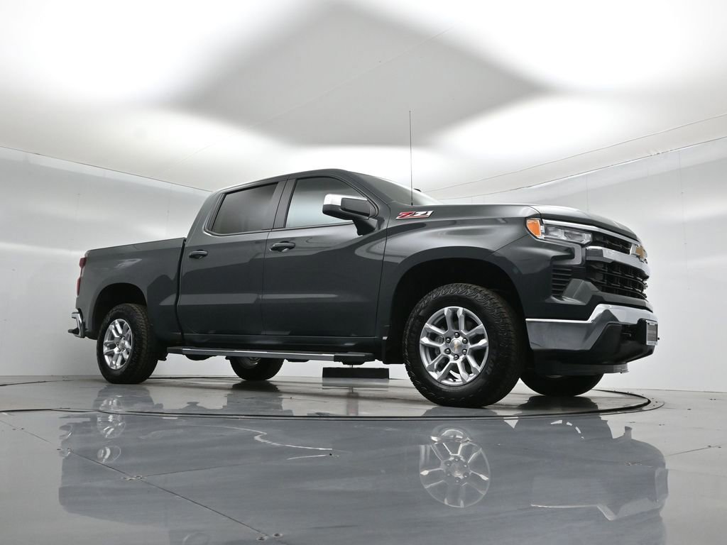 Used 2025 Chevrolet Silverado 1500 LT w/ Z71 Off-Road Package image 2
