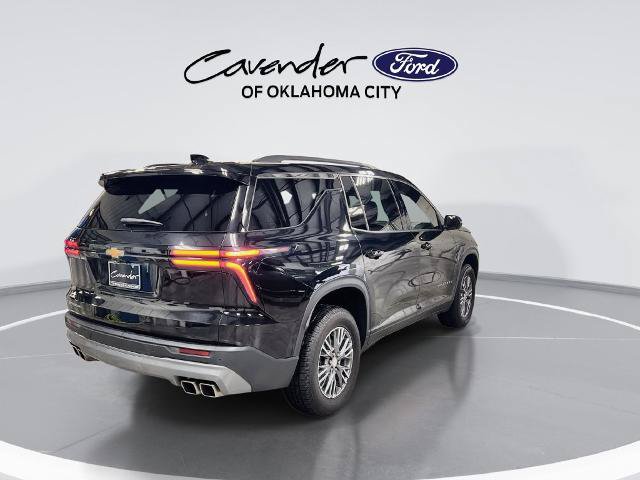 Used 2025 Chevrolet Traverse LT FWD image 8