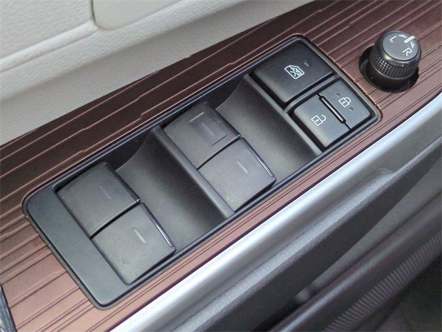 Used 2022 Toyota Sienna XLE image 25