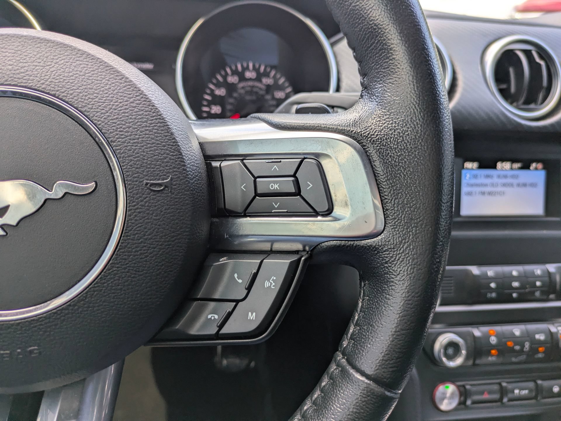 Certified 2020 Ford Mustang Coupe RWD image 27