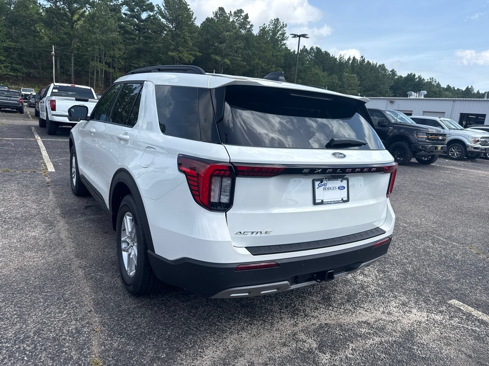 Certified 2026 Ford Explorer Active w/ Active Comfort Package RWD image 5