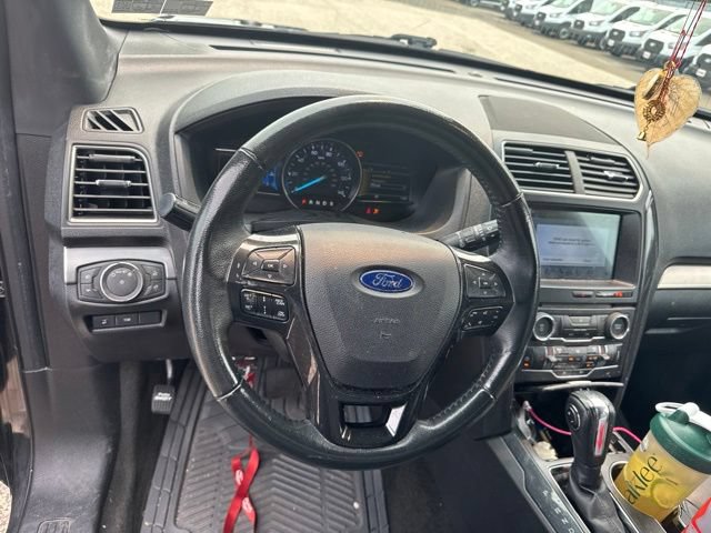 Certified 2018 Ford Explorer XLT w/ Equipment Group 202A AWD/4WD image 4