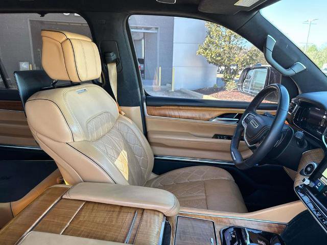 Used 2023 Jeep Grand Wagoneer L Series III w/ Rear Seat Video Group 1 image 11