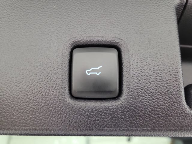 Certified 2025 Ford Escape Platinum AWD/4WD image 9