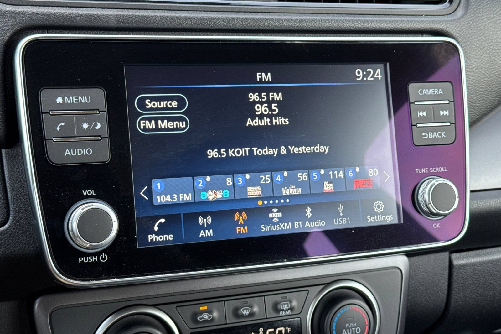 Used 2025 Nissan Leaf S FWD image 19