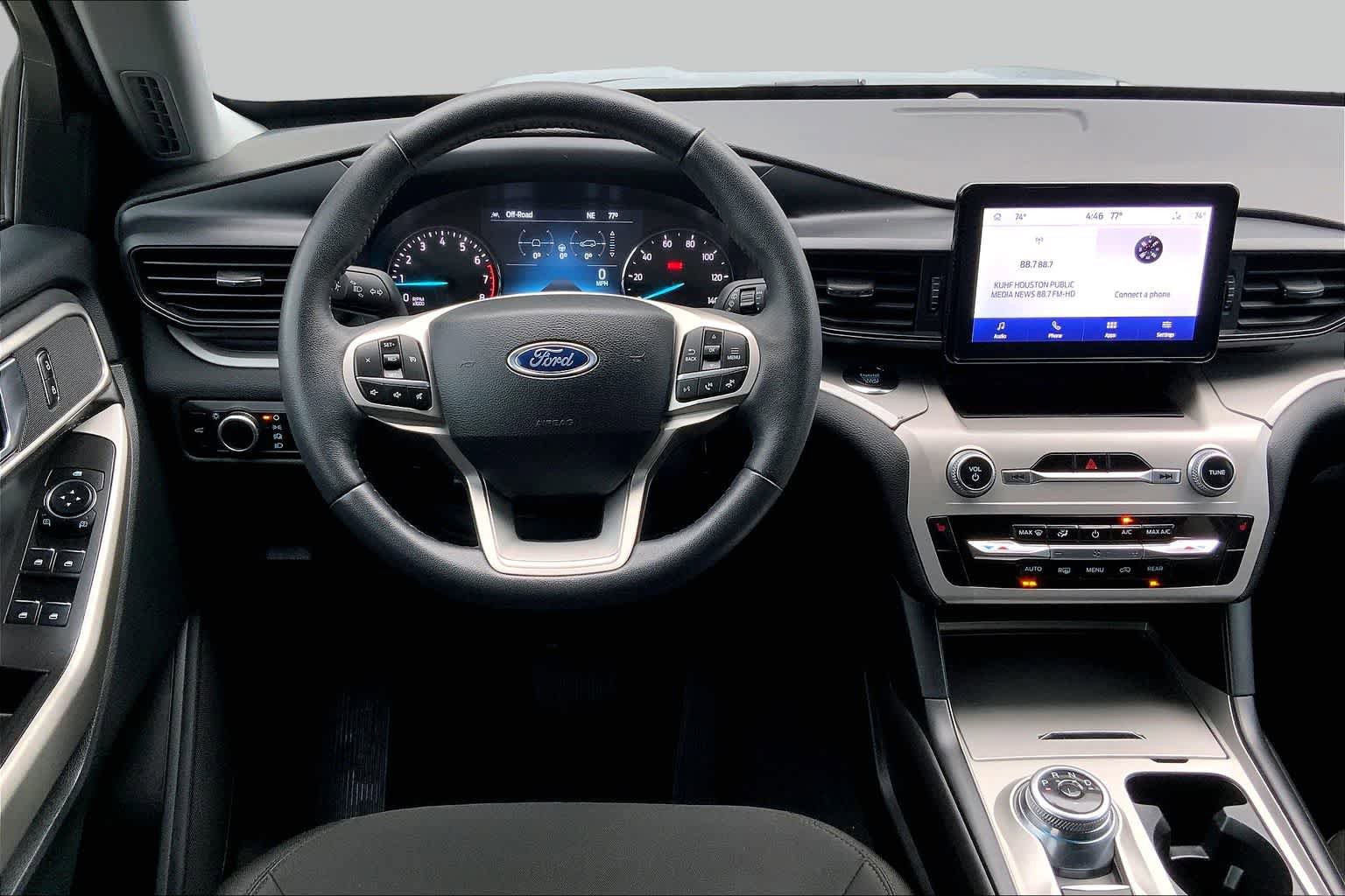Certified 2024 Ford Explorer XLT RWD image 6