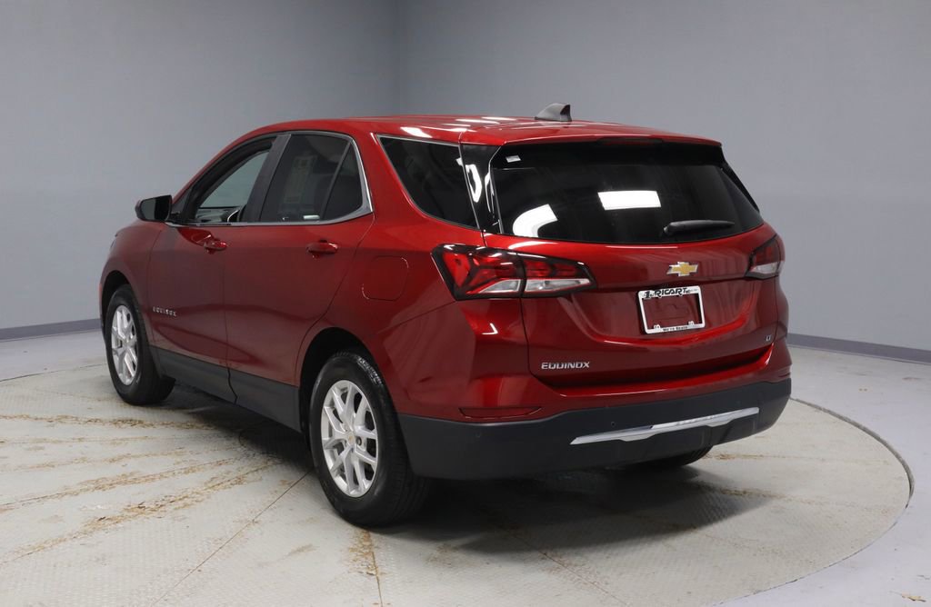 Used 2024 Chevrolet Equinox LT w/ LPO, Floor Liner Package image 3