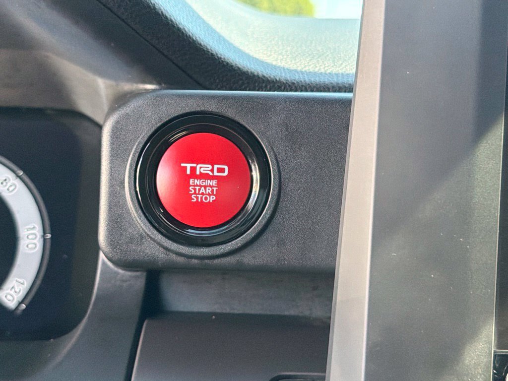 Used 2025 Toyota Tacoma TRD Sport AWD/4WD image 31