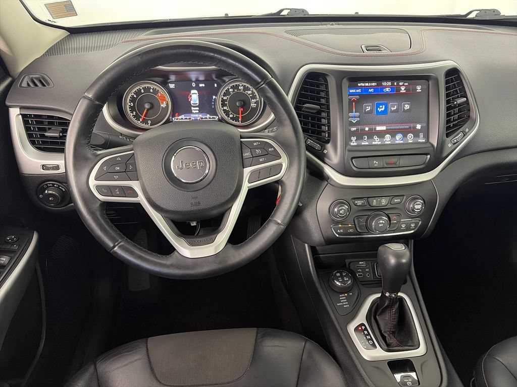 Used 2017 Jeep Cherokee Trailhawk w/ Trailer Tow Group AWD/4WD image 14